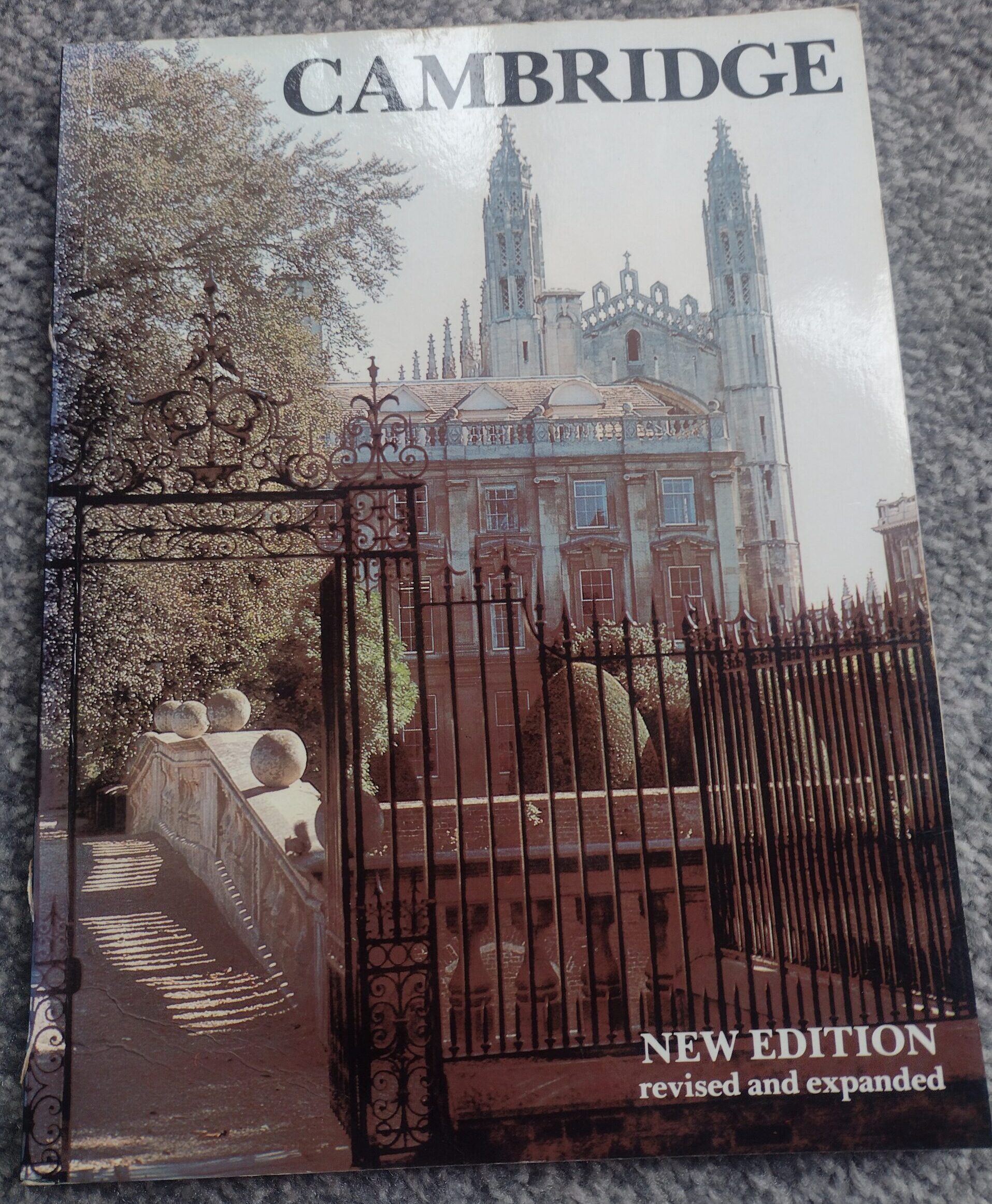 Cambridge and Surrounding Places of Interest – Michael Hall & Ernest Frankl (1991 Reprint, Pevensey Press, ISBN 0907115403)